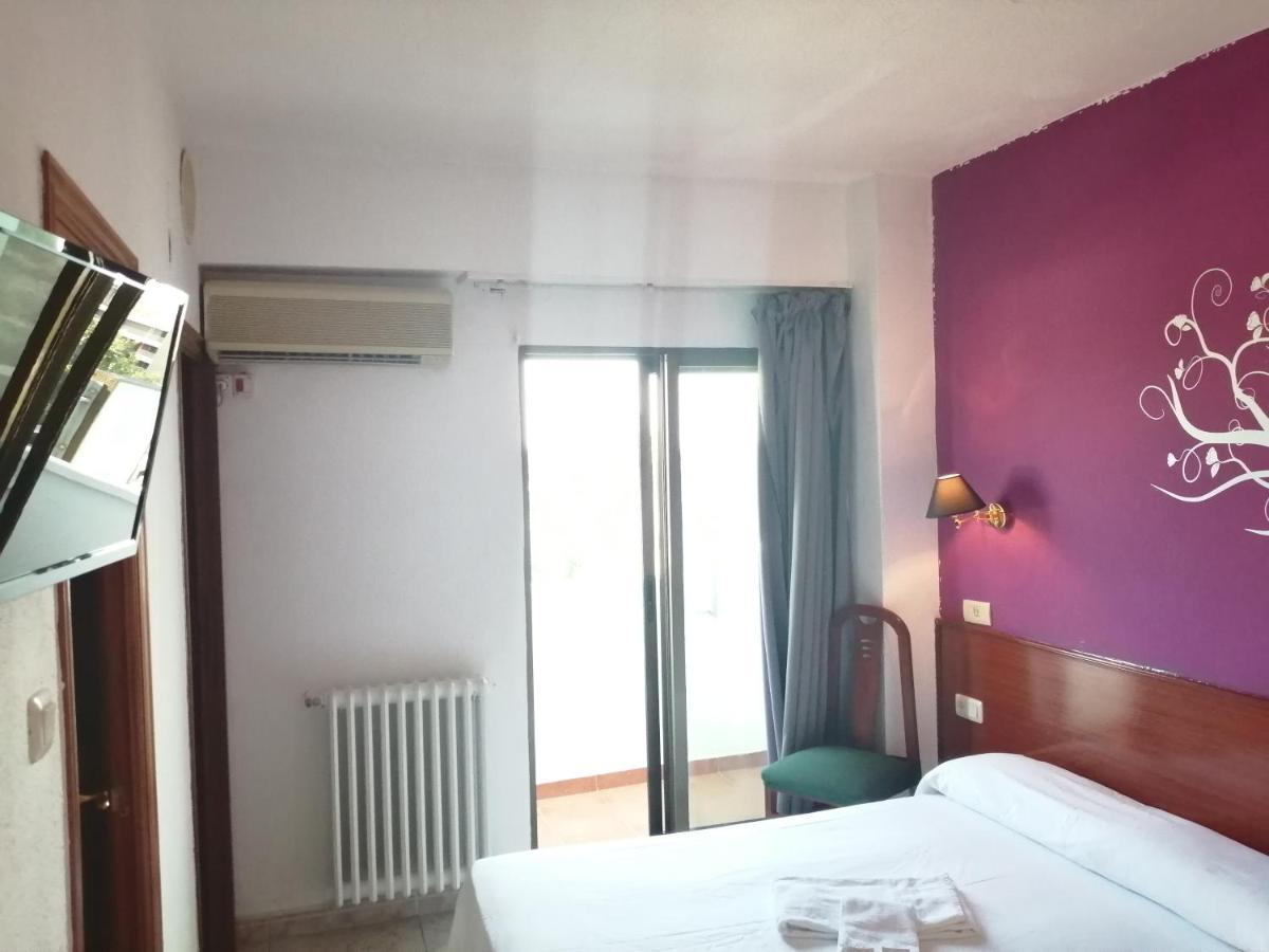 Hostal Jaime I Уэска Экстерьер фото