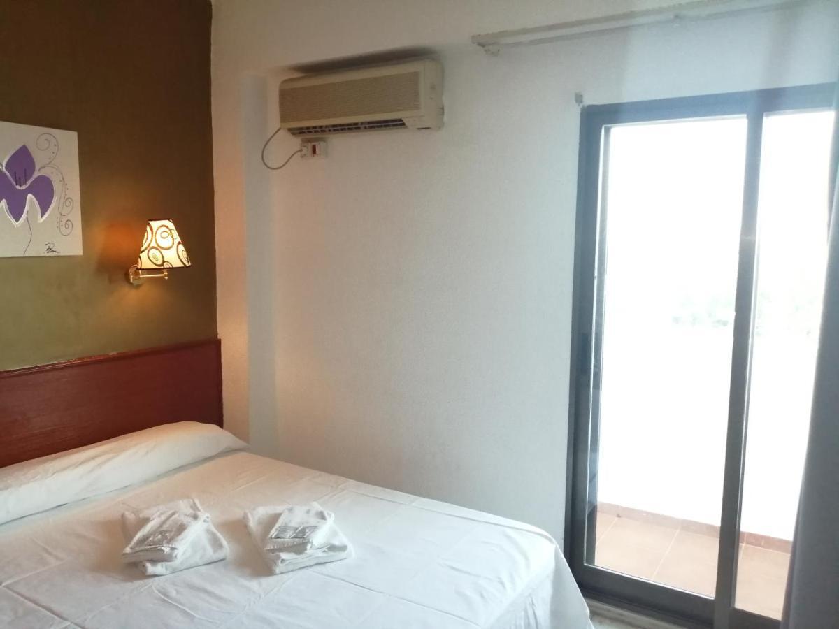 Hostal Jaime I Уэска Экстерьер фото