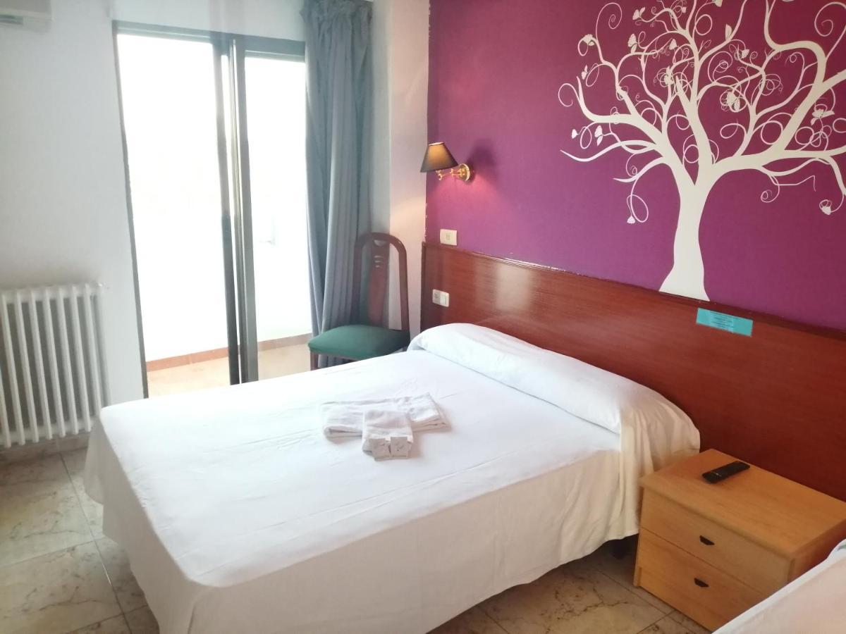 Hostal Jaime I Уэска Экстерьер фото
