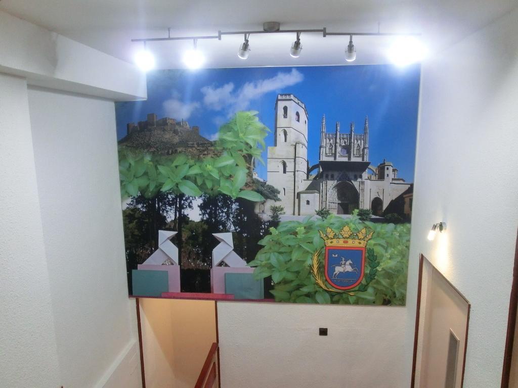 Hostal Jaime I Уэска Экстерьер фото