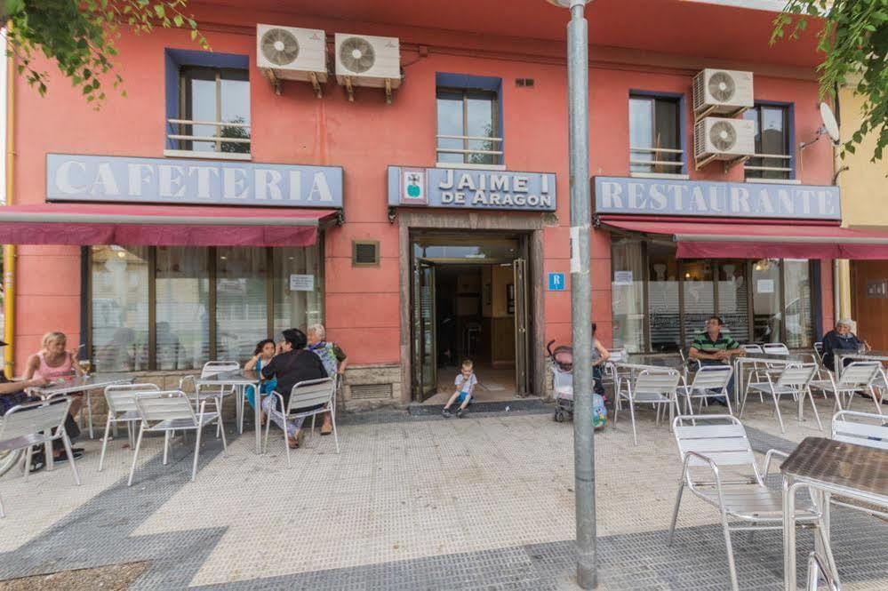 Hostal Jaime I Уэска Экстерьер фото