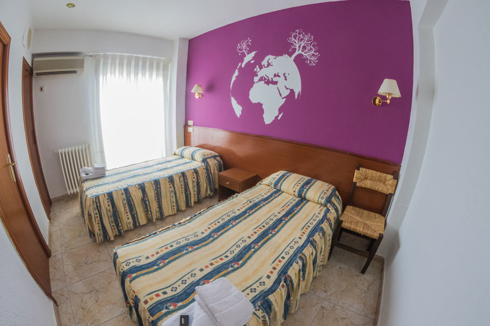 Hostal Jaime I Уэска Экстерьер фото