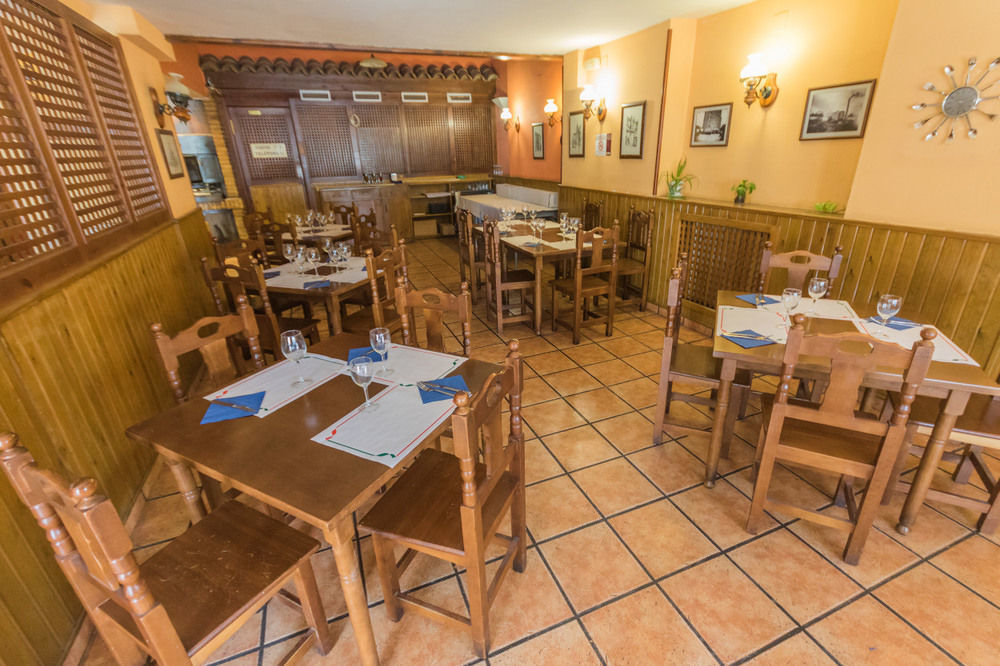 Hostal Jaime I Уэска Экстерьер фото